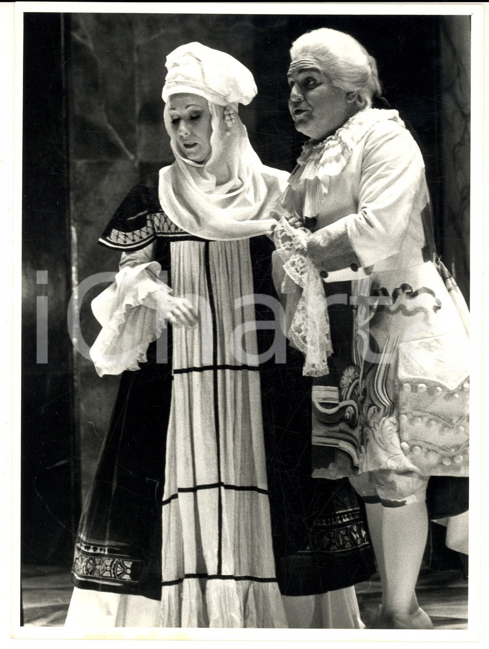 Fotografia d epoca originale 1985 ca STRASBOURG Opera National du RHIN  Messinscena in costume storico Foto 1