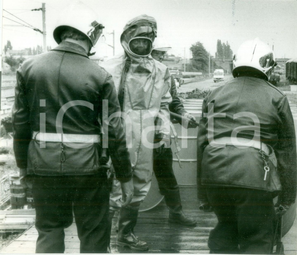 Fotografia d epoca originale 1986 MULHOUSE F Squadra intervento contro rischi chmici SANDOZ Fotografia 1