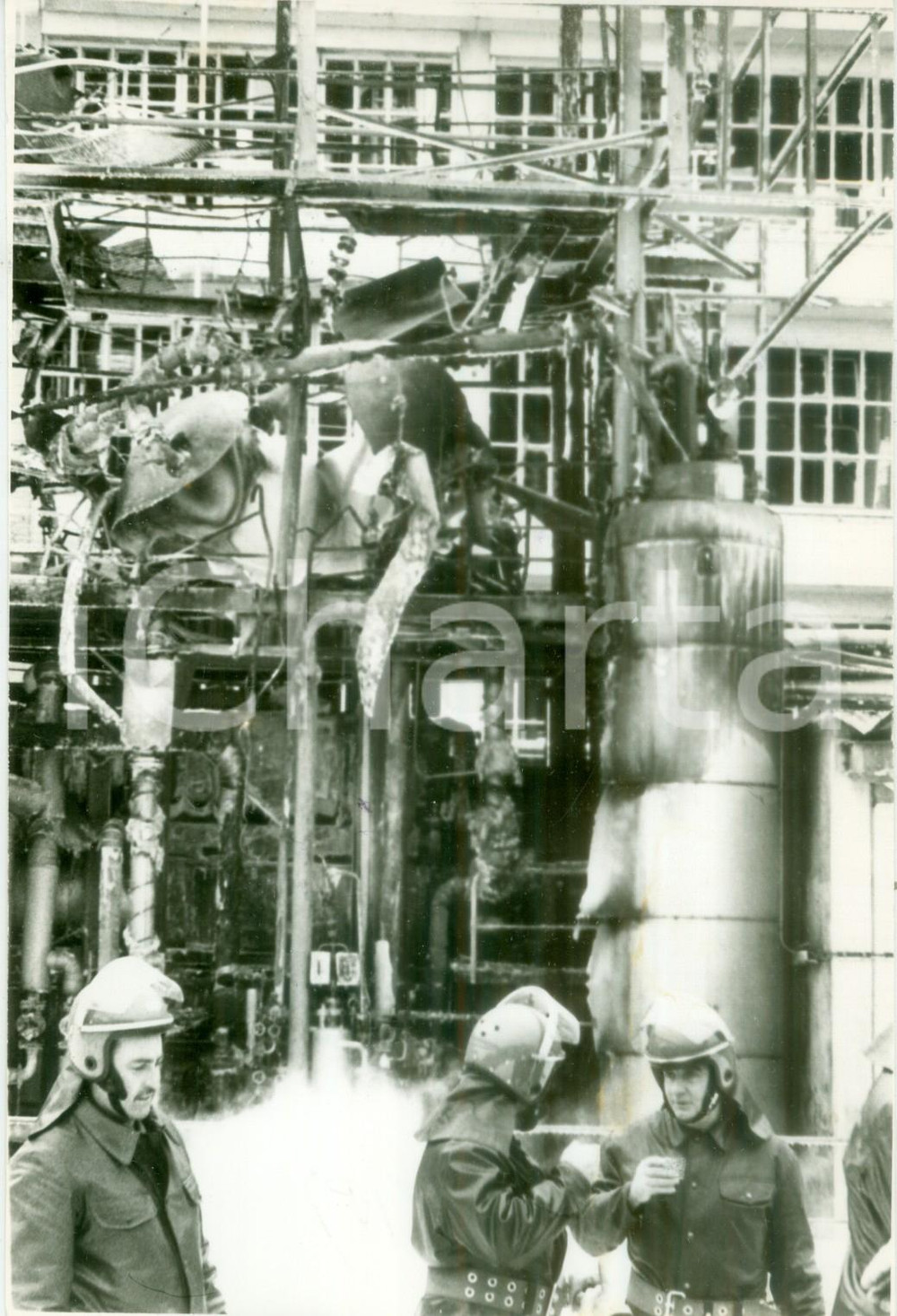 Fotografia d epoca originale 1987 SCHWEIZERHALLE Reattore fabbrica SANDOZ dopo esplosione Fotografia 1