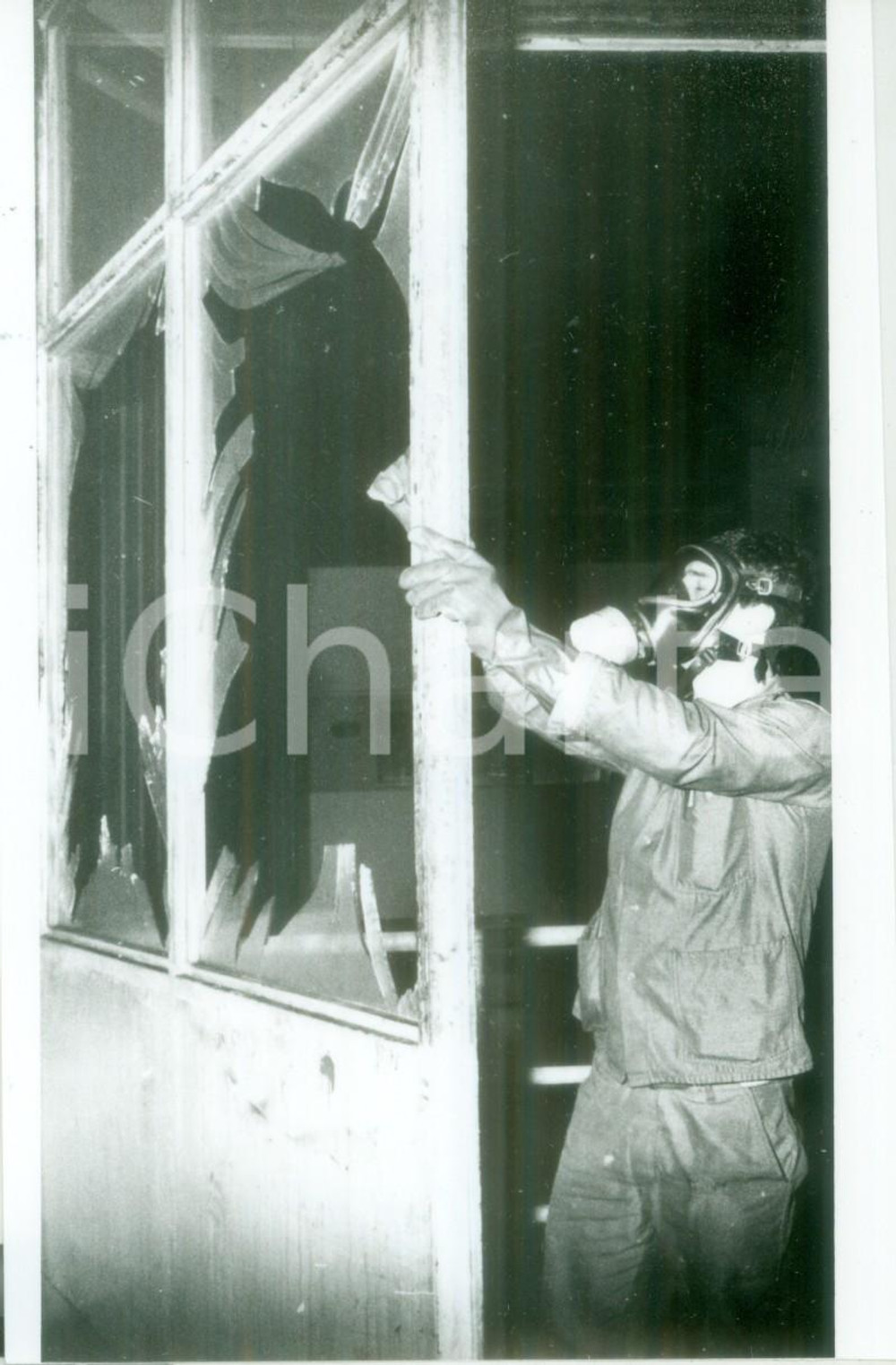 Fotografia d epoca originale 1987 HUNINGUE F Operaio decontaminatore su macerie disastro SANDOZ Fotografia 1