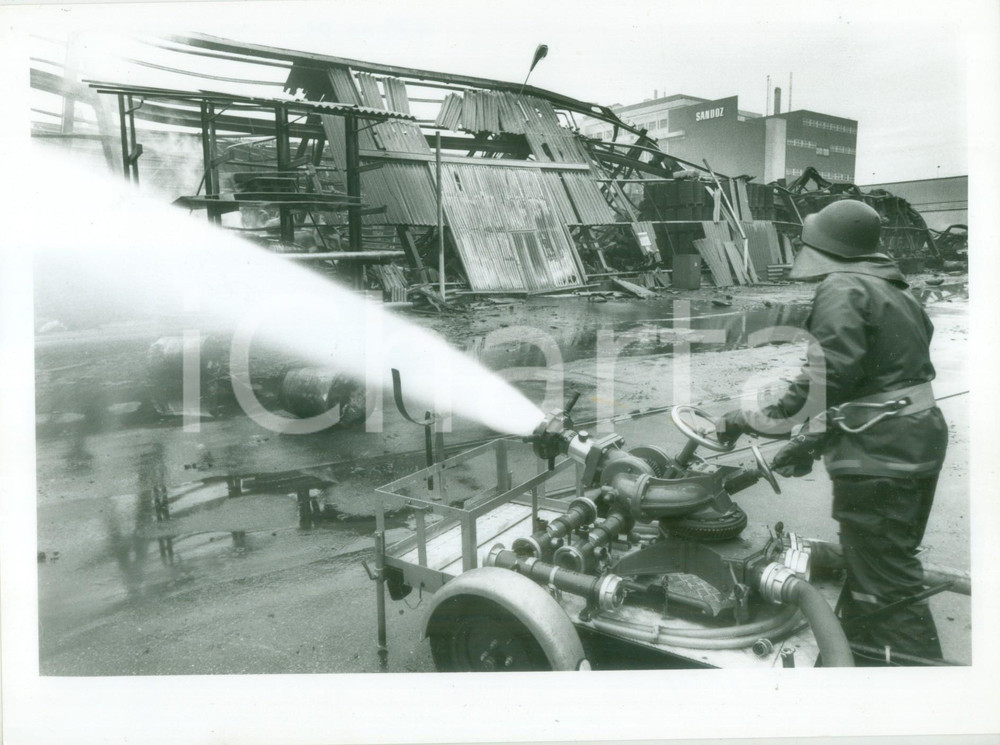 Fotografia d epoca originale 1986 SVIZZERA Decontaminazione macerie disastro fabbrica SANDOZ Fotografia 1