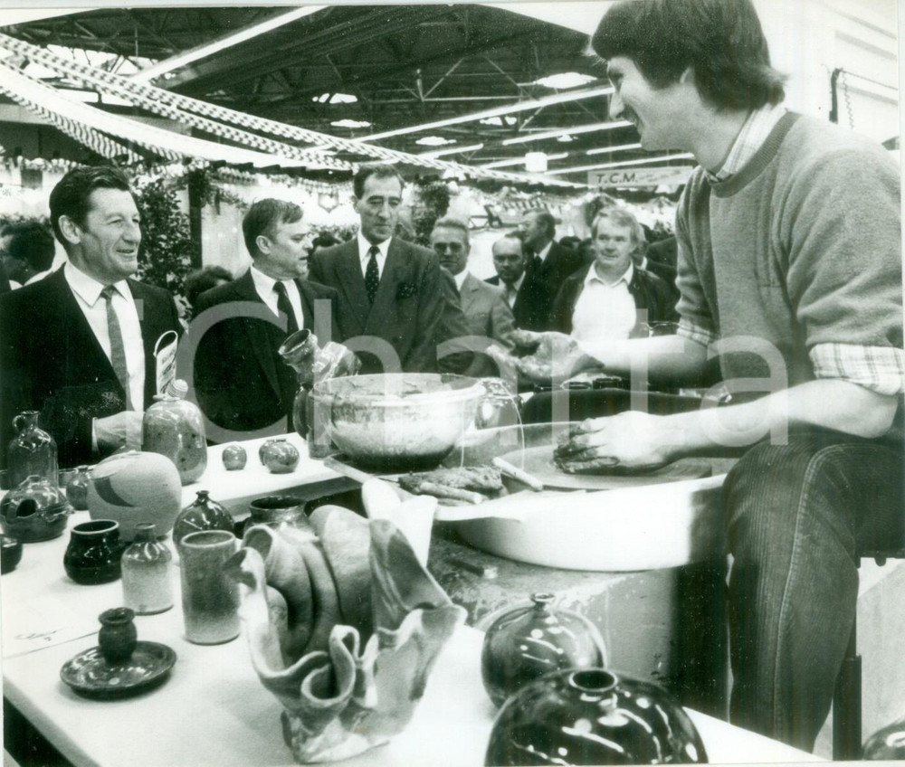 Fotografia d epoca originale 1990 ca MULHOUSE F Mercato di terrecotte alle JournÃ©es d Octobre Fotografia 1