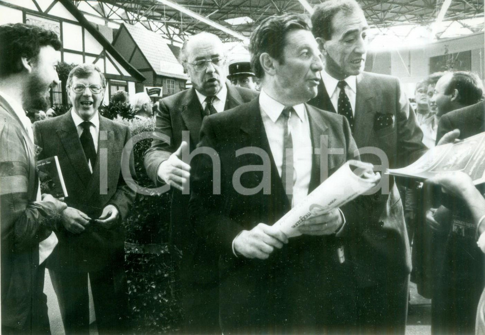 Fotografia d epoca originale 1979 MULHOUSE F AutoritÃ  visitano mercatini alle JournÃ©es d Octobre Foto 1