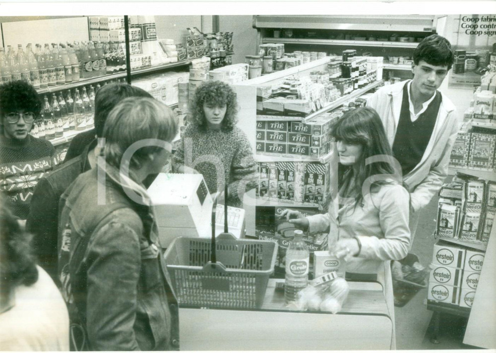 Fotografia d epoca originale 1988 MULHOUSE F Spesa alla COOP alle JournÃ©es d Octobre Fotografia 1