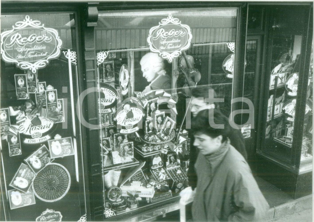 Fotografia d epoca originale 1991 SALZBURG AUSTRIA SpecialitÃ  dolciarie REBER bicentenario MOZART Foto 1