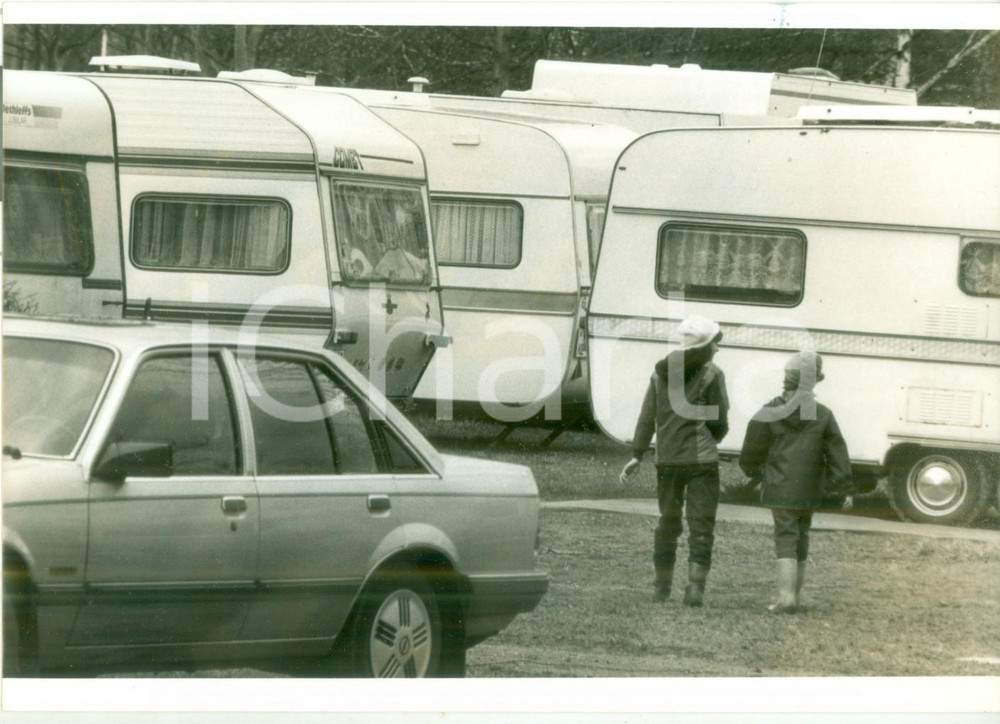 Fotografia d epoca originale 1986 MULHOUSE FRANCE Bambini e roulotte al campeggio Fotografia 1