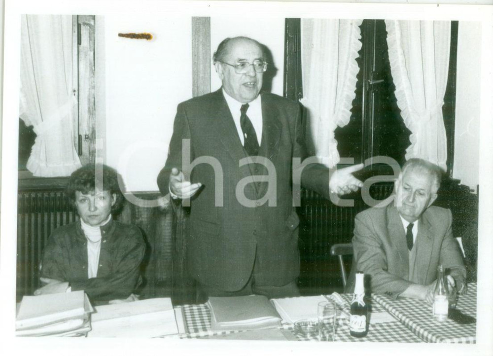 Fotografia d epoca originale 1985 ca ALSACE FRANCE Politico Henri GOETSCHY a una cena d onore Fotografia 1