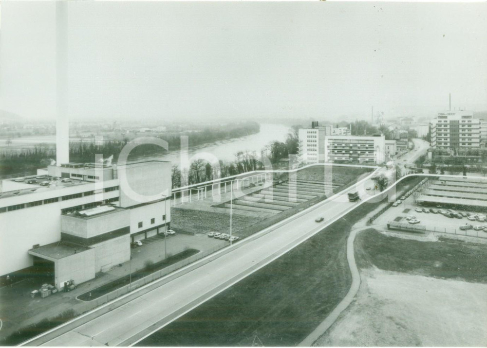 Fotografia d epoca originale 1990 ca SCHWEIZERHALLE Fabbrica SANDOZ si impegna per un RENO piÃ¹ pulito Foto 1