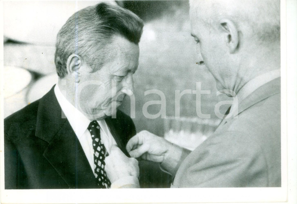 Fotografia d epoca originale 1977 FRANCE ThÃ©o BRAUN medaglia a Luis VERGER Fotografia 1