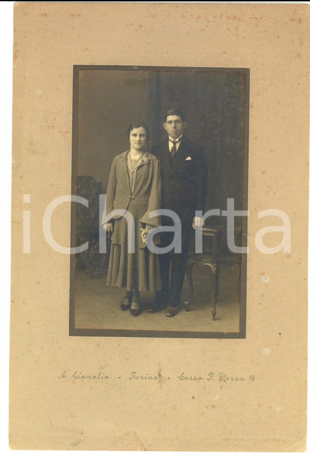 Fotografia d epoca originale 1930 ca TORINO Ritratto di una giovane coppia Foto GIANOLIO 18x24 cm 1