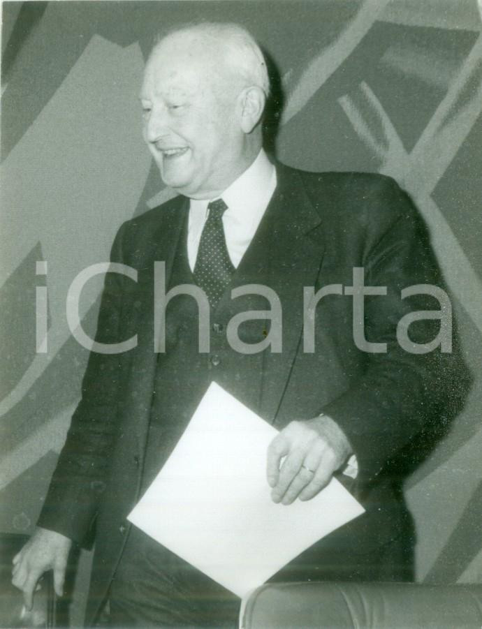 Fotografia d epoca originale 1985 STRASBOURG FRANCE Politico Pierre PFLIMLIN durante un convegno Fotografia 1