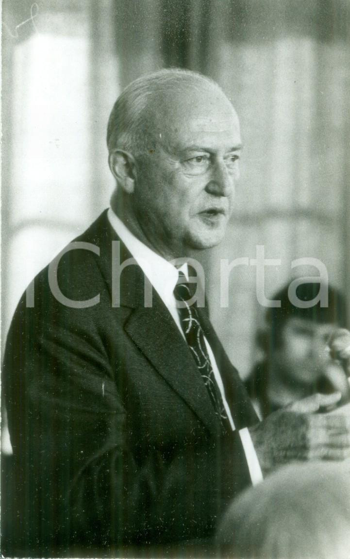 Fotografia d epoca originale 1985 ca STRASBOURG FRANCE Politico Pierre PFLIMLIN a un intervento Fotografia 1