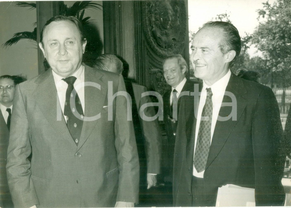 Fotografia d epoca originale 1951 PARIS Politico Jean SAUVAGNARGUES a un incontro Fotografia 1