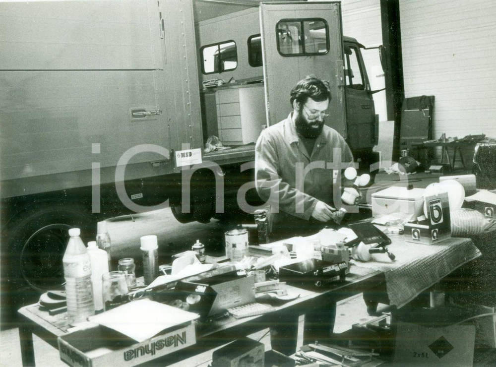 Fotografia d epoca originale 1990 HEIMSBRUNN FRANCETecnico con strumenti difesa da inquinamento aria Foto 1