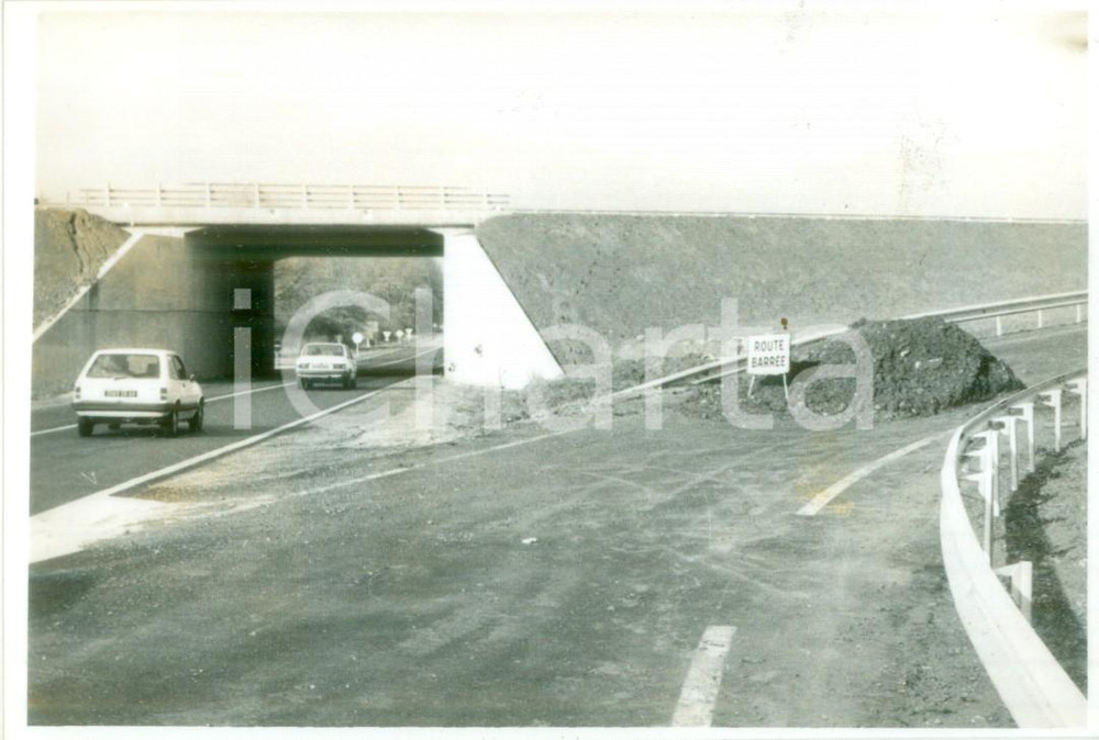 Fotografia d epoca originale 1985 ca UNGERSHEIM FRANCE Autostrada chiusa per lavori in corso Fotografia 1
