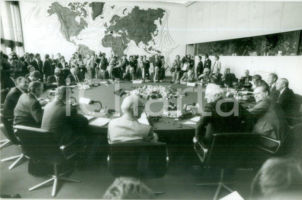 Fotografia d epoca originale 1990 ca BONN GERMANIA Delegati in riunione al Parlamento Fotografia 1