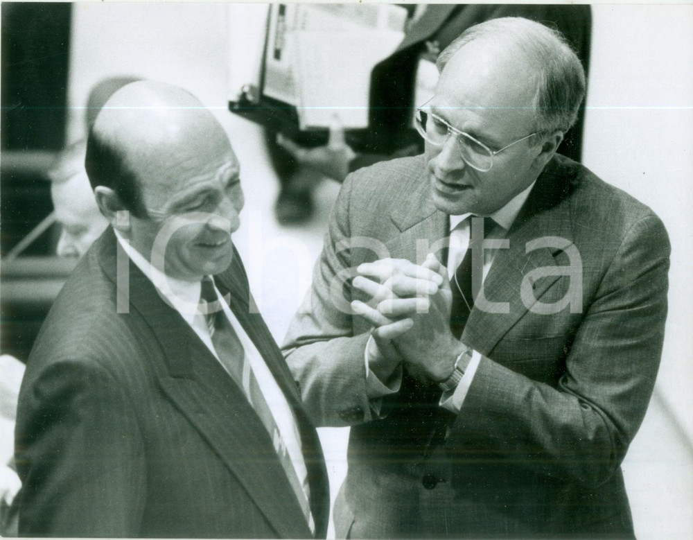Fotografia d epoca originale 1989 BONN GERMANIA Manfred WORNER Segretario NATO con Richard CHENEY Foto 1