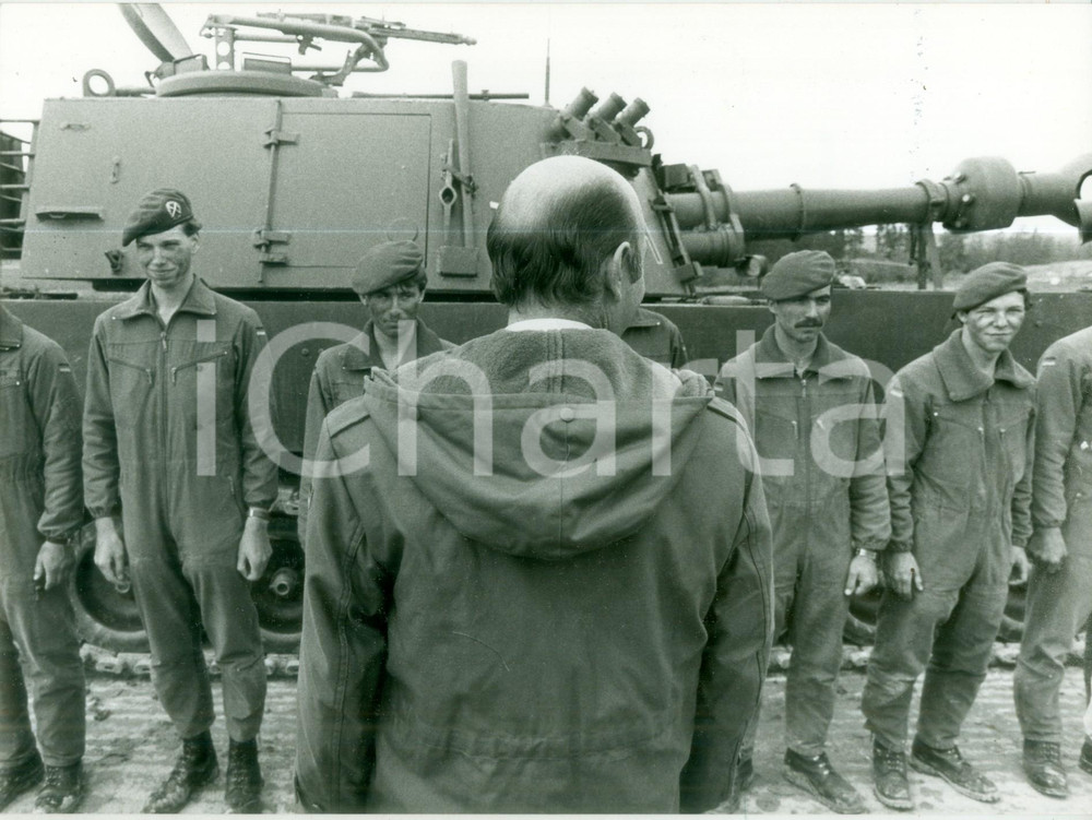 Fotografia d epoca originale 1990 ca BONN DE Ministro Manfred WORNER visita le truppe Fotografia 1