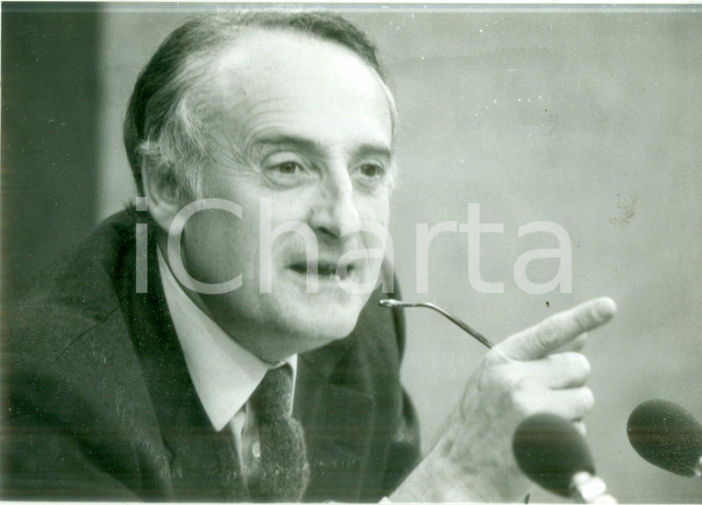 Fotografia d epoca originale 1980 PARIS JeanFranÃ§ois DENIAU risponde ai giornalisti al Club de la Presse 1