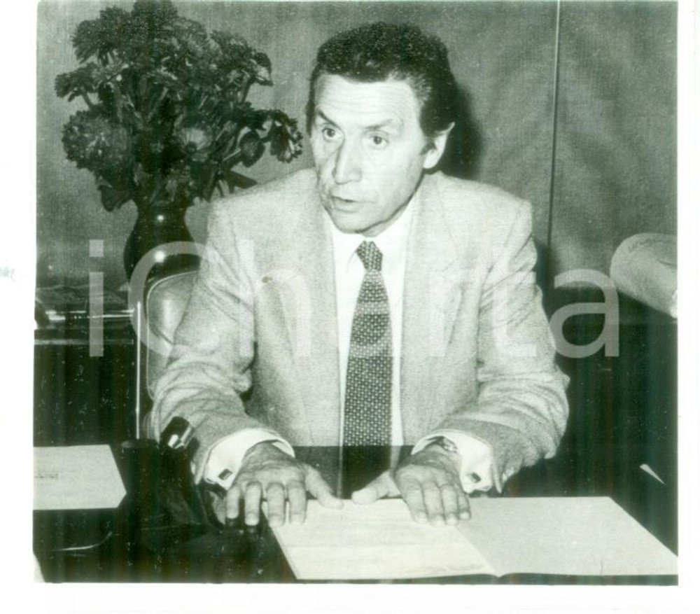 Fotografia d epoca originale 1974 PARIS FRANCE Jean ROYER alla sua scrivania Fotografia 1