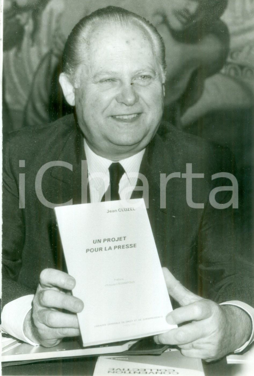 Fotografia d epoca originale 1986 PARIS FRANCE Jean CLUZEL durante una conferenza stampa Fotografia 1