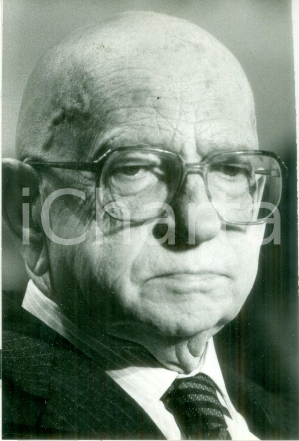 Fotografia d epoca originale 1988 PARIS FRANCE Politico Edgar FAURE ricoverato in ospedale Fotografia 1