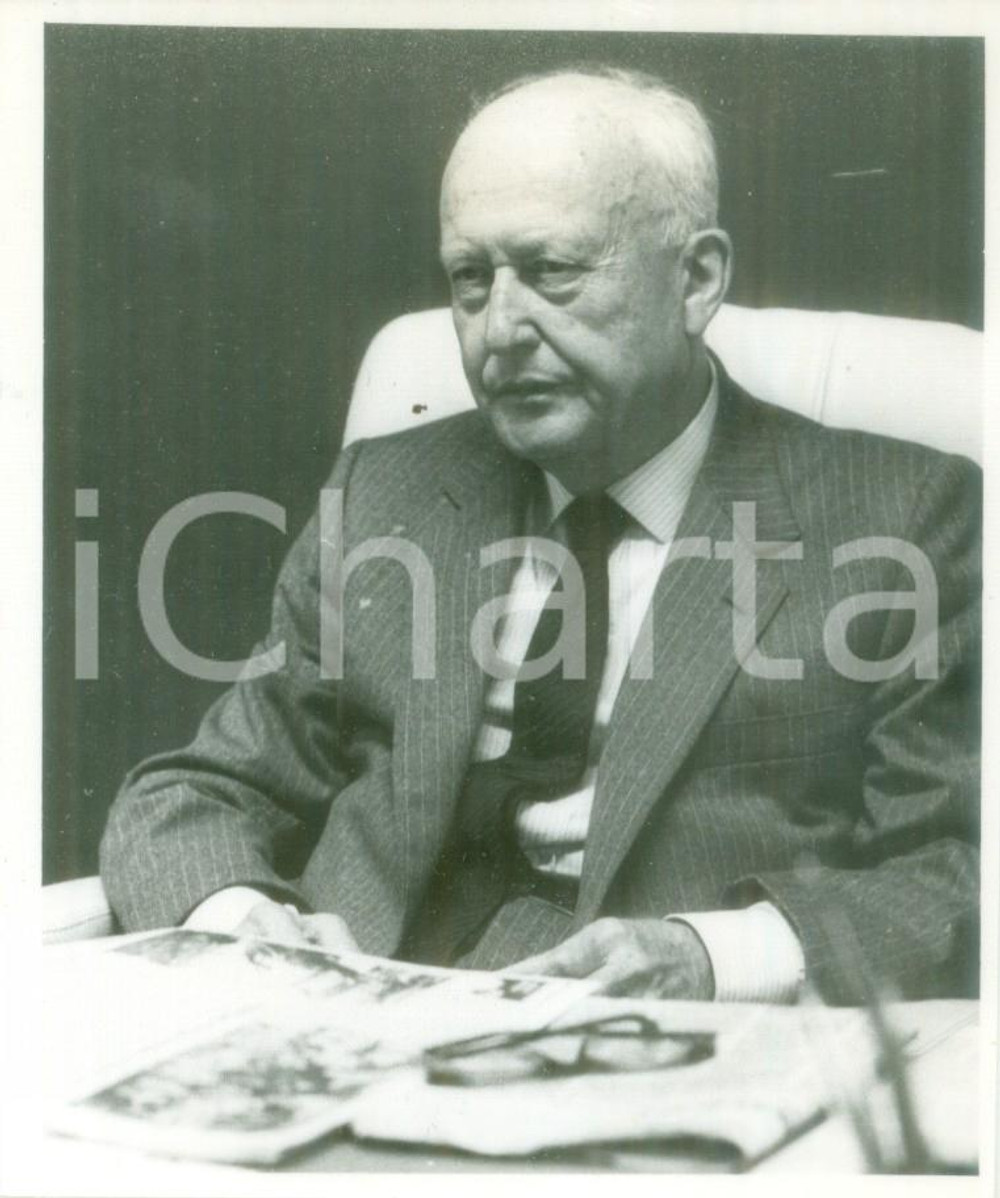Fotografia d epoca originale 1985 ca PARIS Presidente Pierre PFLIMLIN in conferenza stampa  Foto 1