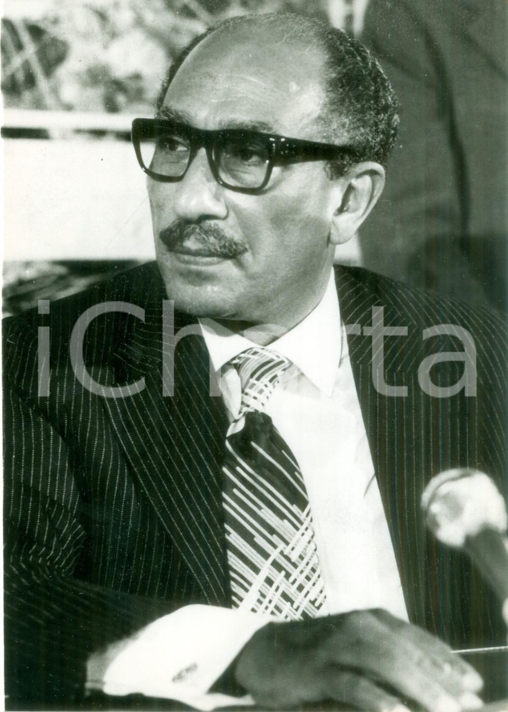 Fotografia d epoca originale 1989 PARIS FRANCE Anouar ELSADATE in conferenza stampa Fotografia 1