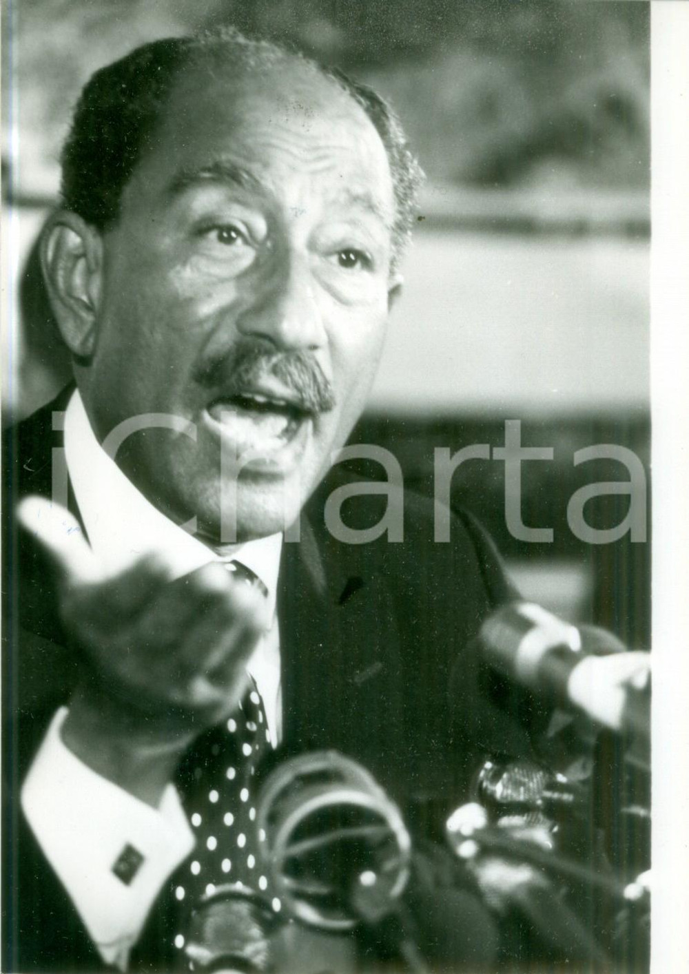Fotografia d epoca originale 1981 PARIS FRANCE Anouar ELSADATE in conferenza stampa Fotografia 1