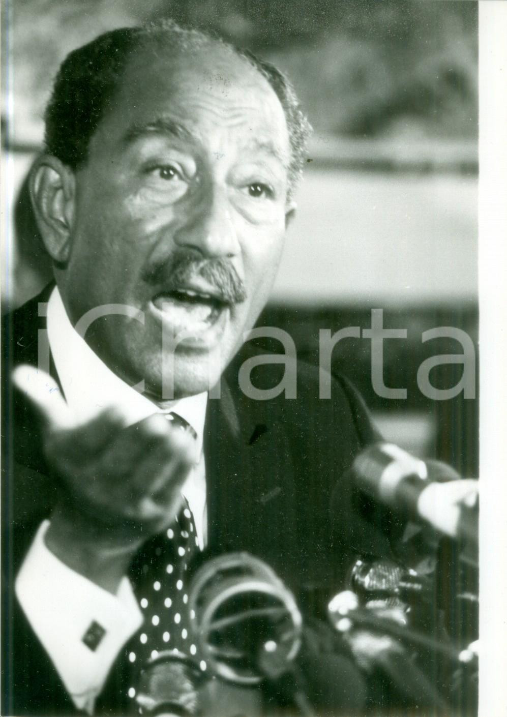 Fotografia d epoca originale 1981 PARIS FRANCE Anouar ELSADATE in conferenza stampa Fotografia 1