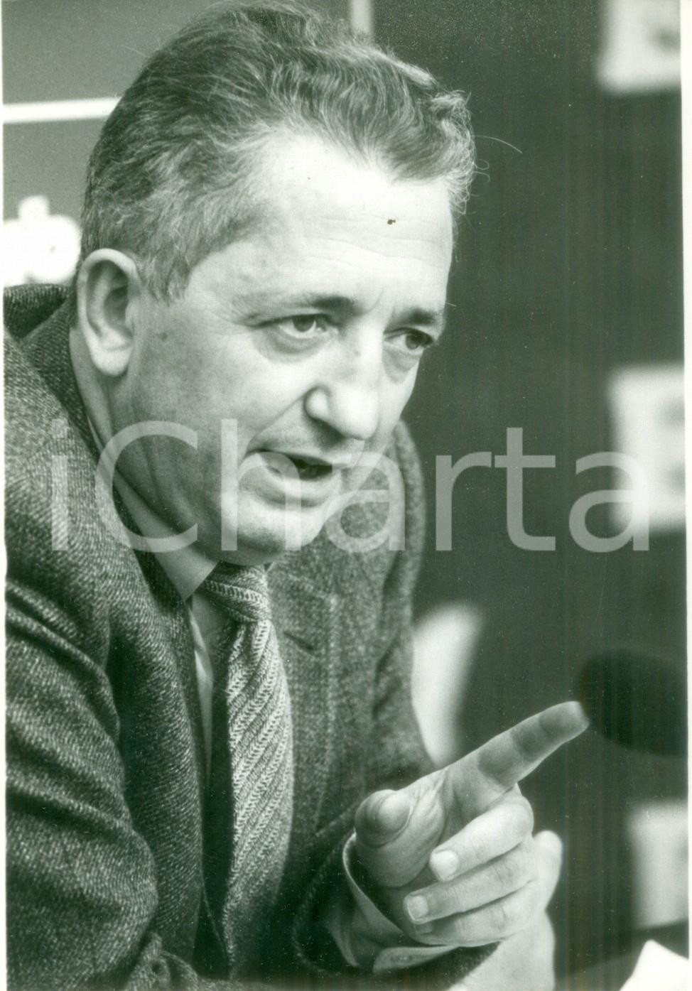 Fotografia d epoca originale 1983 PARIS Edmond MAIREparla al Club de la Presse I Fotografia 1