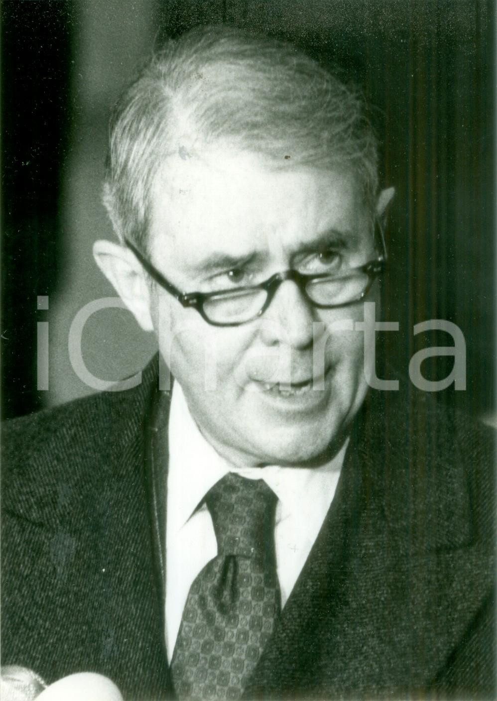 Fotografia d epoca originale 1979 PARIS Cyrus VANCE al suo arrivo all aeroporto di ORLY Fotografia 1