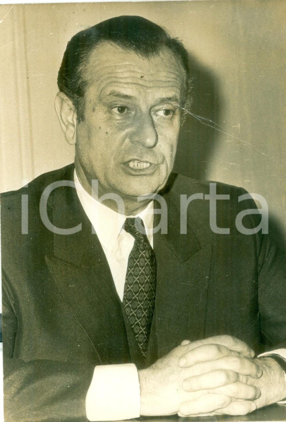 Fotografia d epoca originale 1980 ca PARIS Jean LECANUET incontra giornalisti Fotografia DANNEGGIATA 1