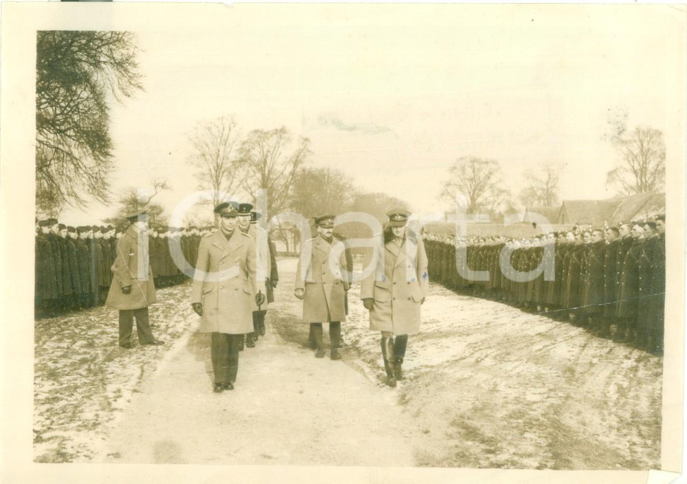 Fotografia d epoca originale 1936 ? INGHILTERRA Re Giorgio VI visita le truppe Foto GRAVEMENTE DANNEGGIATA 1