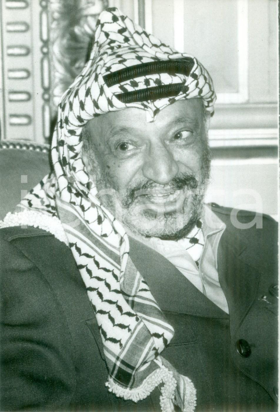 Fotografia d epoca originale 1992 PARIS Leader palestinese Yasser ARAFAT dopo il matrimonio Foto 1