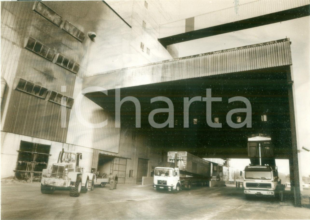 Fotografia d epoca originale 1992 FRANCE Caricamento mais su camion per trasporto Fotografia 1