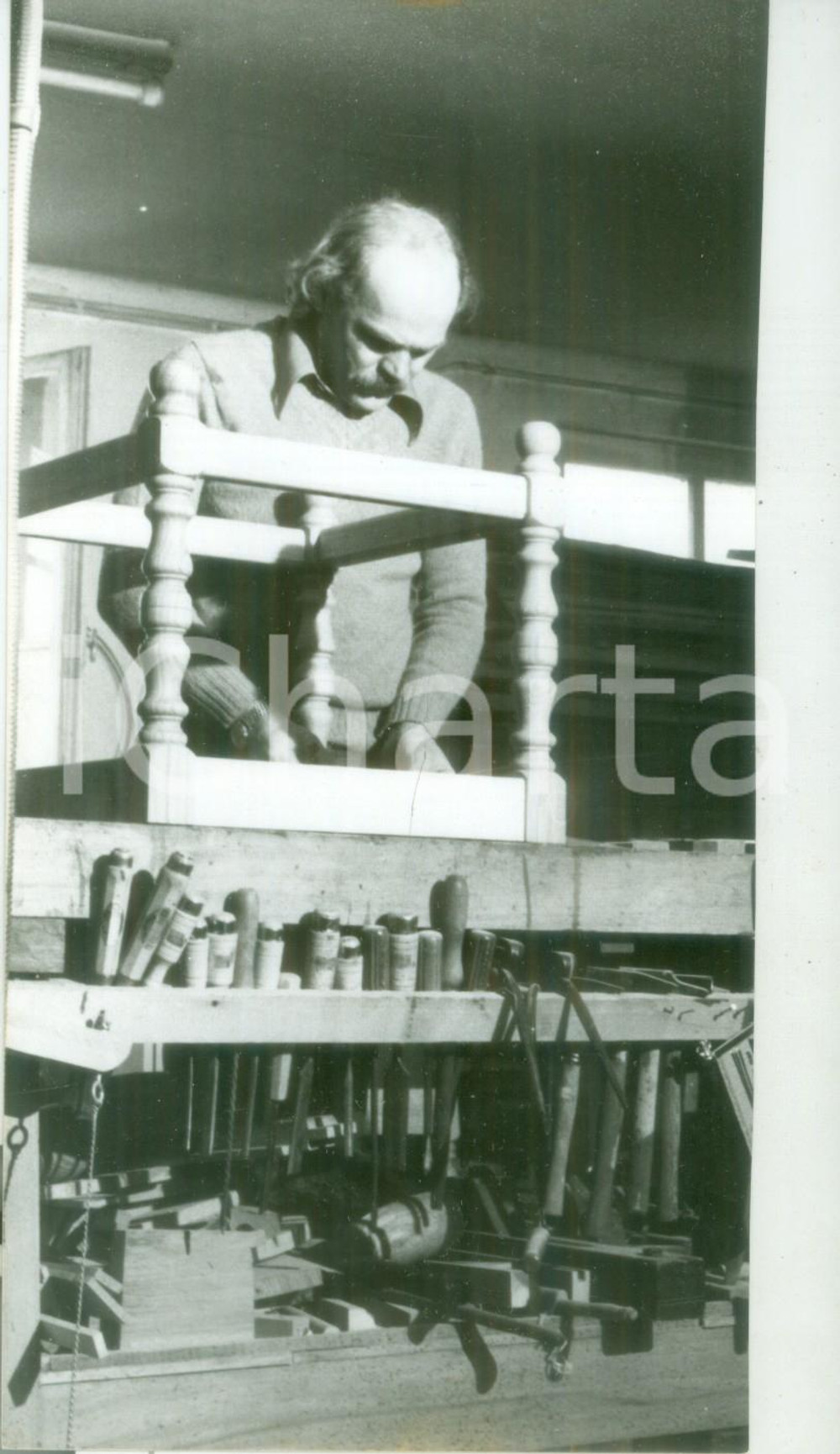 Fotografia d epoca originale 1980 FRANCIA ARTIGIANATO Fabbricante di sedie al lavoro Fotografia 1