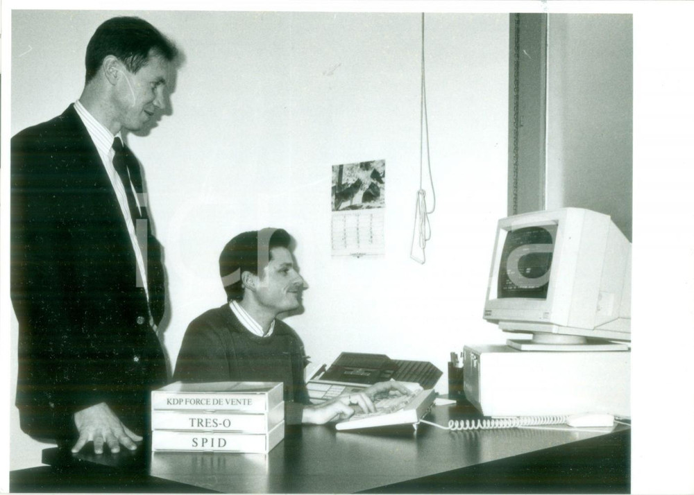 Fotografia d epoca originale 1992 STRASBOURG F Impiegati della KDP al computer Fotografia 1