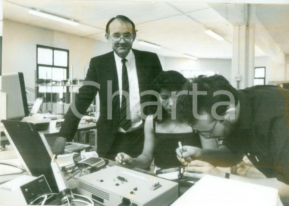Fotografia d epoca originale 1989 MULHOUSE F Il direttore del PDG al lavoro sugli impianti Fotografia 1