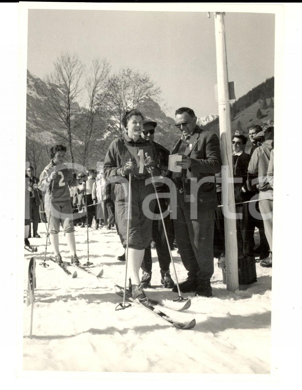 Fotografia d epoca originale 1950 ca SWITZERLAND Campionati SCI ALPINO Christa KLEINWCHTER sugli sci Foto 1