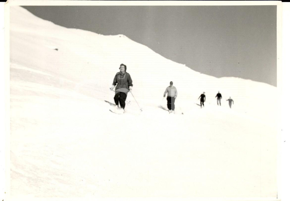 Fotografia d epoca originale 1950 ca SWITZERLAND Campionati SCI ALPINO Atleti in allenamento in fila indiana 1