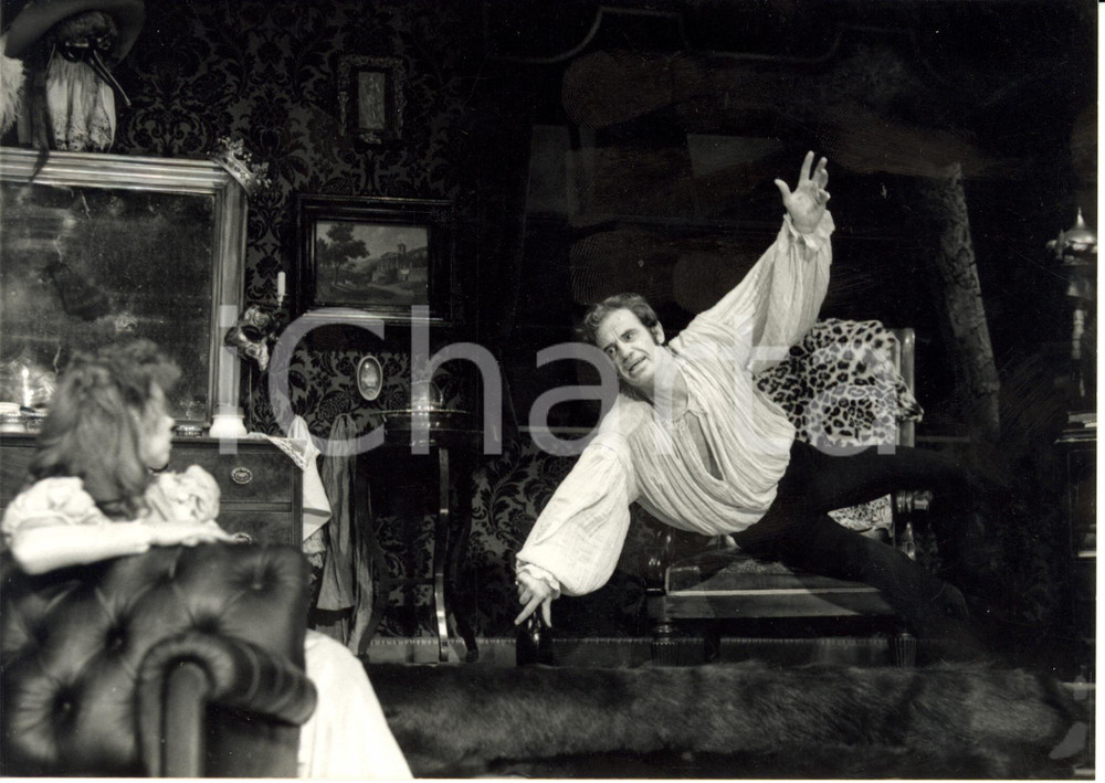 Fotografia d epoca originale 1984 PARIS Jean Paul BELMONDO e Sabine HAUDEPIN recitano KEAN Foto 1