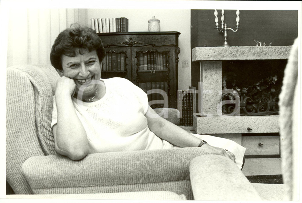 Fotografia d epoca originale 1986 ALSAZIA F Alice MOSNIER ritratta nella sua casa Foto 1