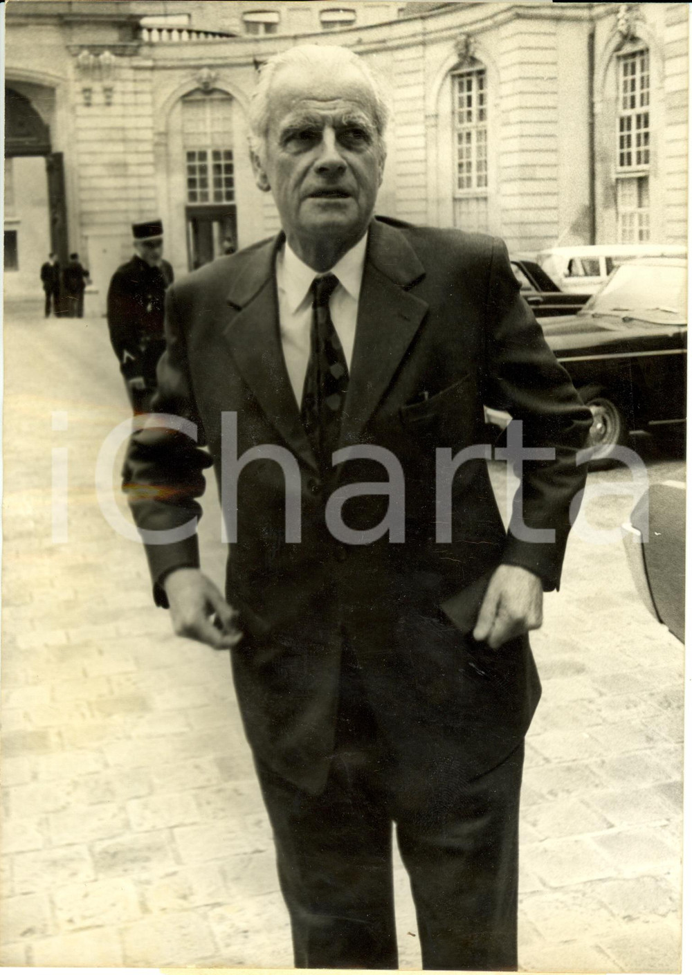 Fotografia d epoca originale 1972 PARIS LÃ©on GINGEMBRE presidente PME si reca all incontro con Pierre MESSMER 1