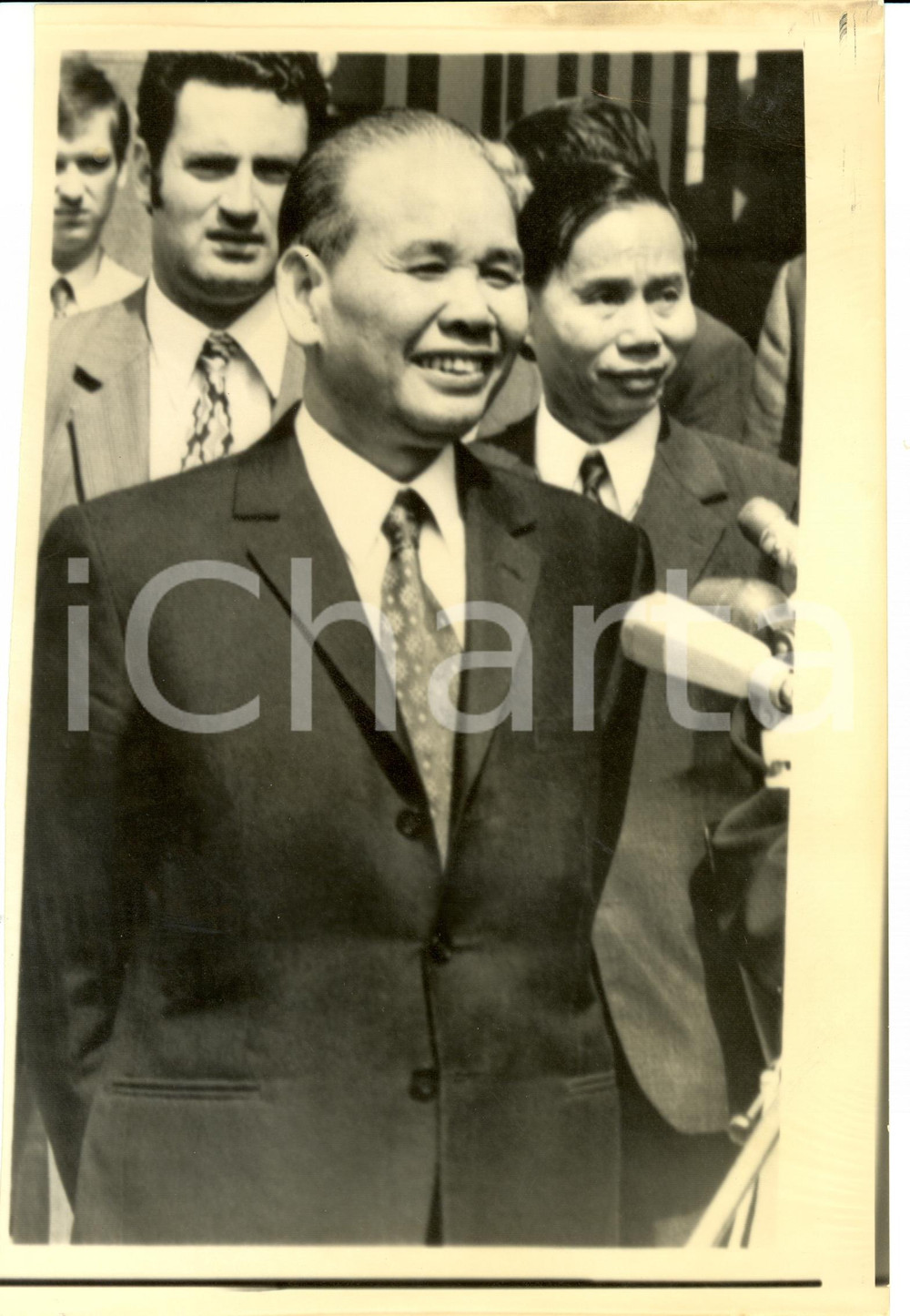 Fotografia d epoca originale 1973 PARIS Xuan THUY ai negoziati di pace per guerra in VIETNAM Fotografia 1