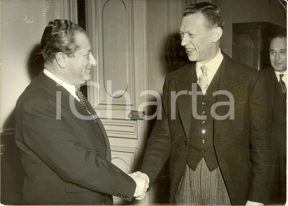 Fotografia d epoca originale 1960 PARIS Quay d ORSAY Bruno KREISKY et Maurice COUVE DE MURVILLE Photo UPI 1