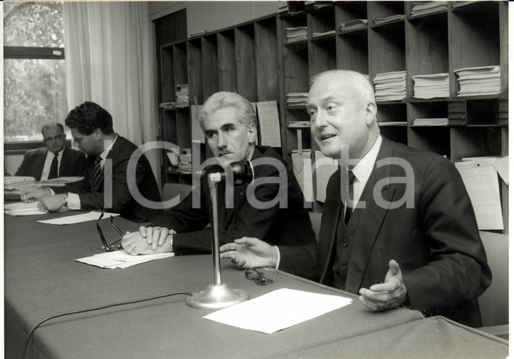 Fotografia d epoca originale 1965 ca STRASBURGO Pierre PFLIMLIN Presidente CONSIGLIO d EUROPA durante seduta 1