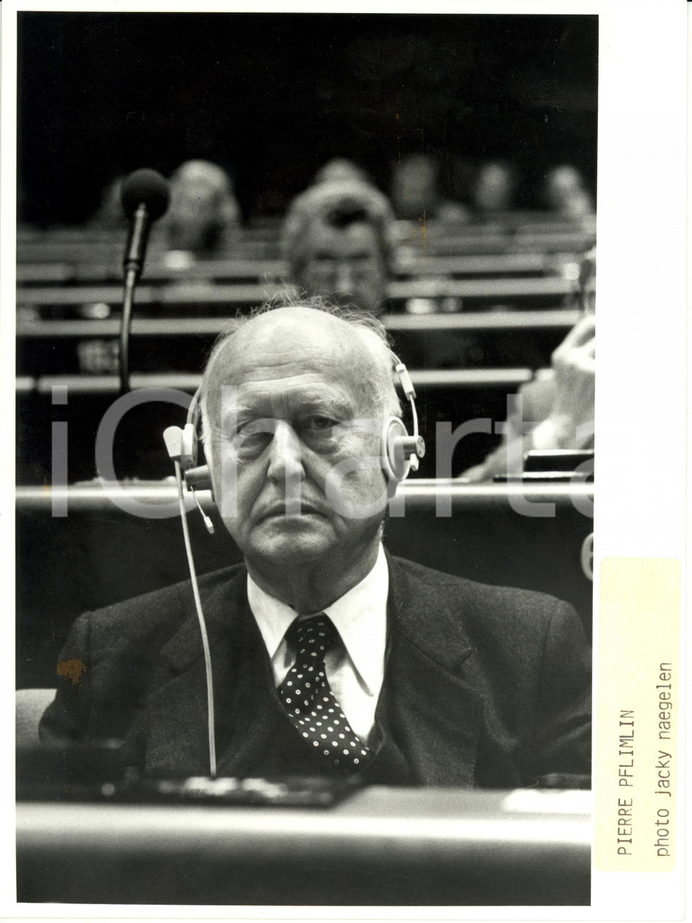 Fotografia d epoca originale 1987 STRASBOURG Pierre PFLIMLIN lascia presidenza PARLAMENTO EUROPEO 18 x 24 cm 1