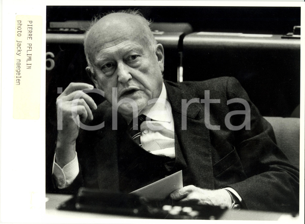 Fotografia d epoca originale 1987 STRASBOURG Pierre PFLIMLIN durante seduta al PARLAMENTO EUROPEO 24 x 18 cm 1
