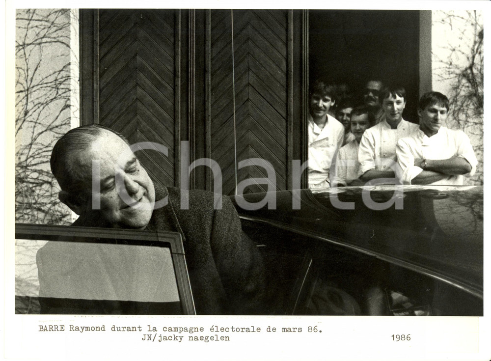 Fotografia d epoca originale 1986 FRANCE Raymond BARRE durant la campagne électorale Photographie 24 x 17 cm 1